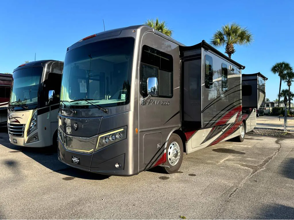2023 Thor Motor Coach Palazzo 37.6 - Photo 4
