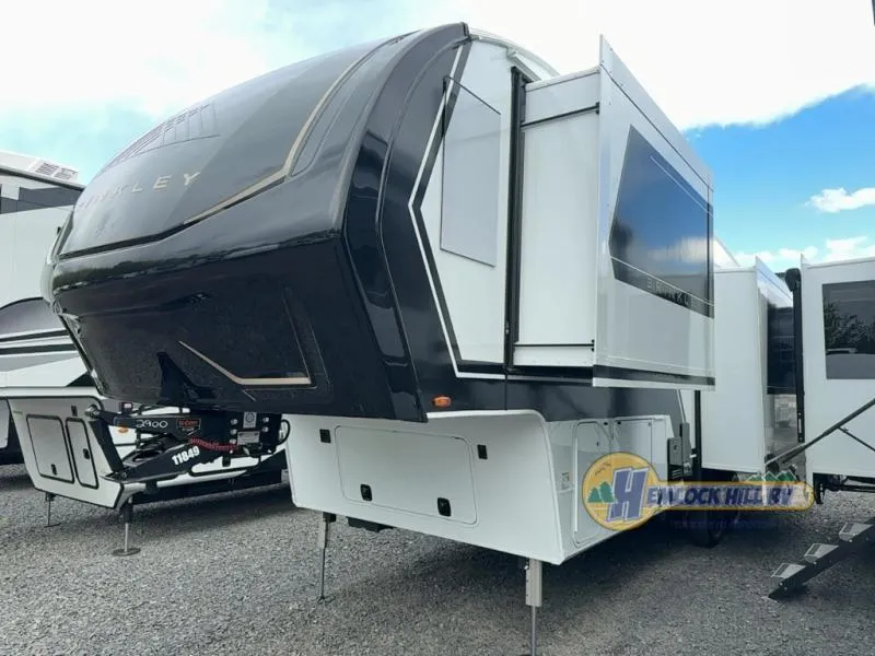 2026 Brinkley Model Z 2900 - Photo 4