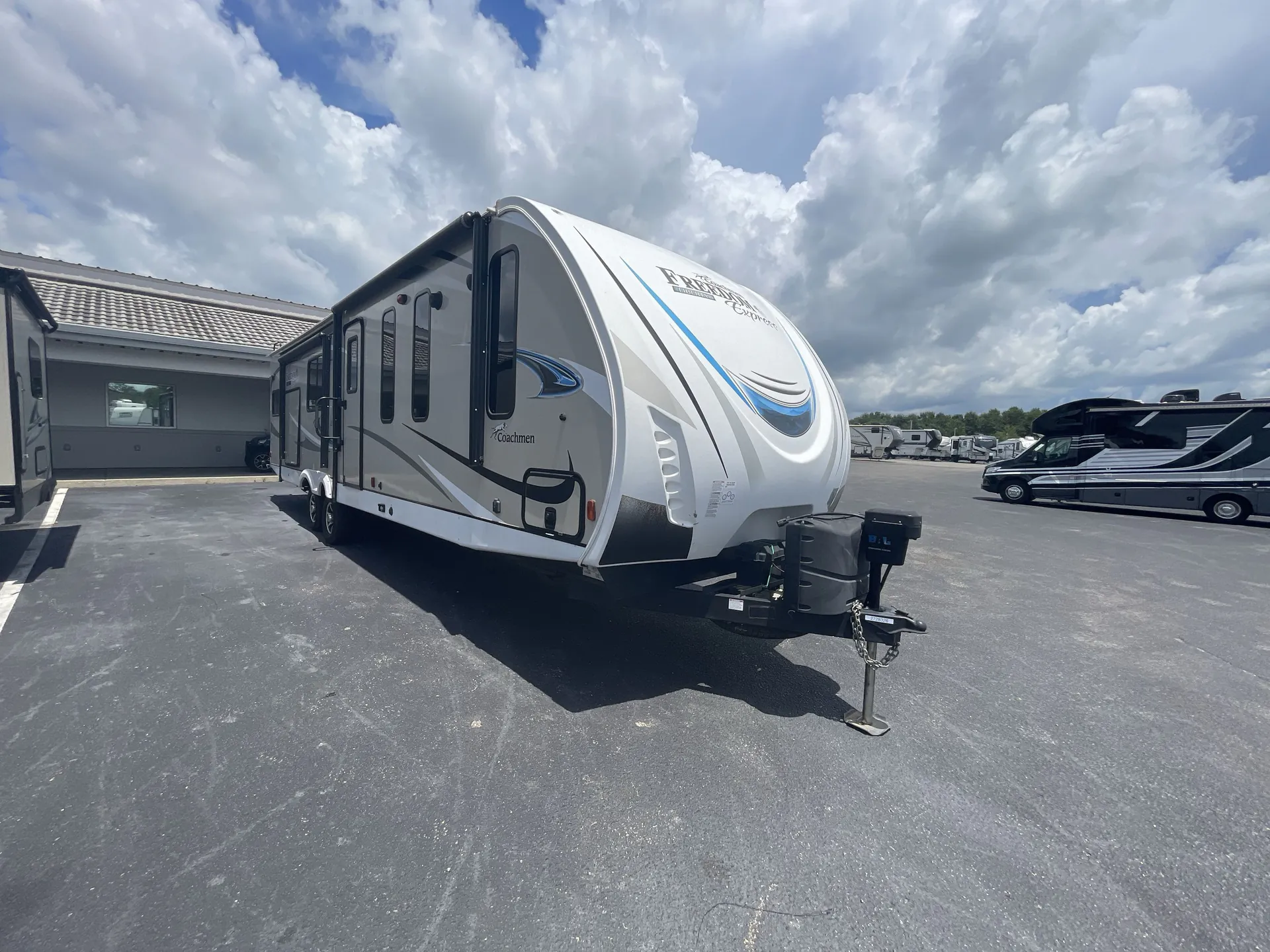 2019 Coachmen Freedom Express Liberty Edition 324RLDSLE - Photo 2