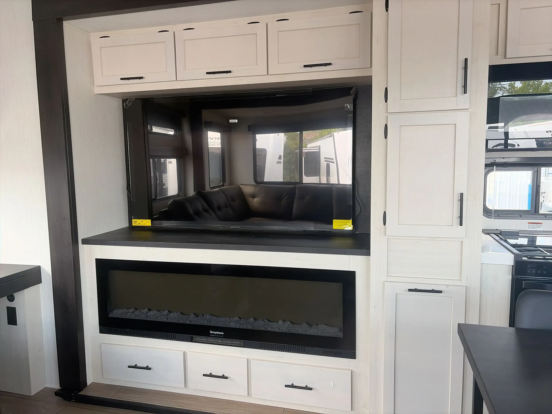 2026 Forest River Arctic Wolf 38LEAH.G — stove oven