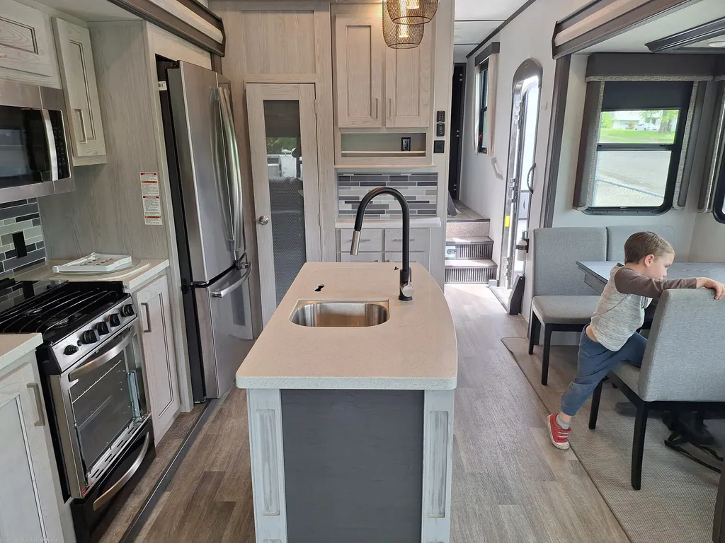 2022 Keystone Montana High Country 385BR, Photos photo 20
