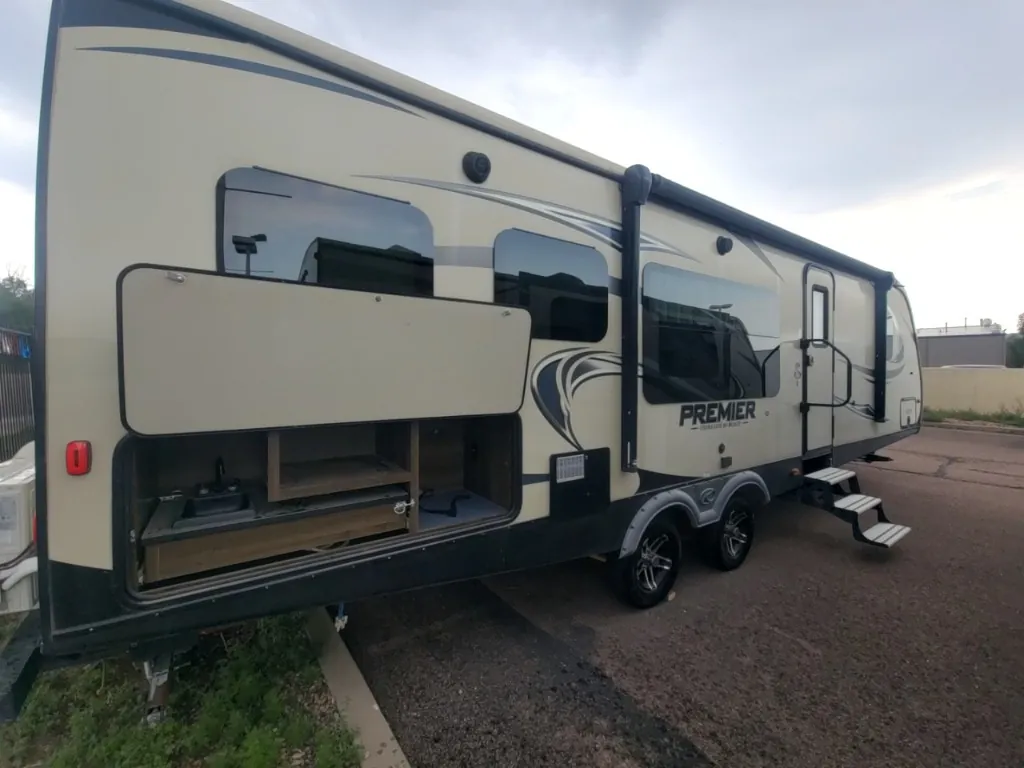 2019 Keystone Premier Ultra Lite 29RKPR - Photo 4
