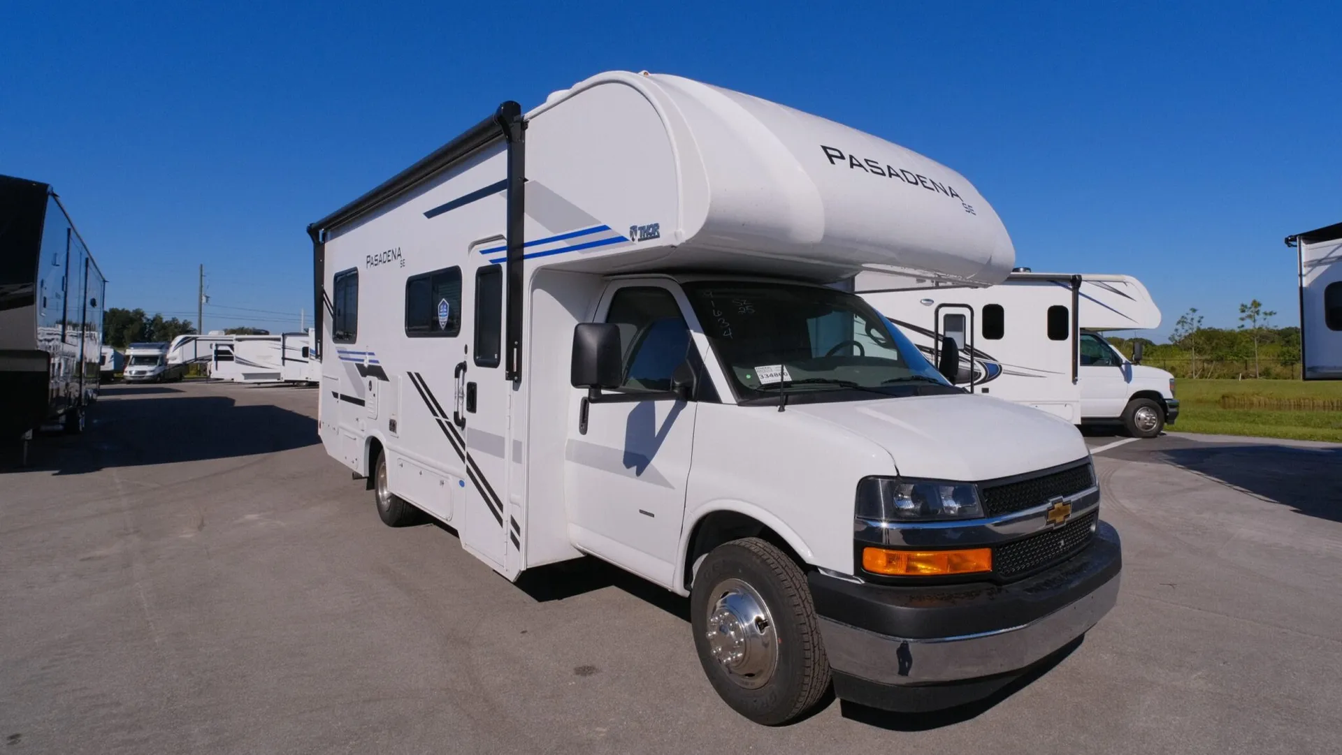 2026 Thor Motor Coach Pasadena SE SZ25 - Photo 2