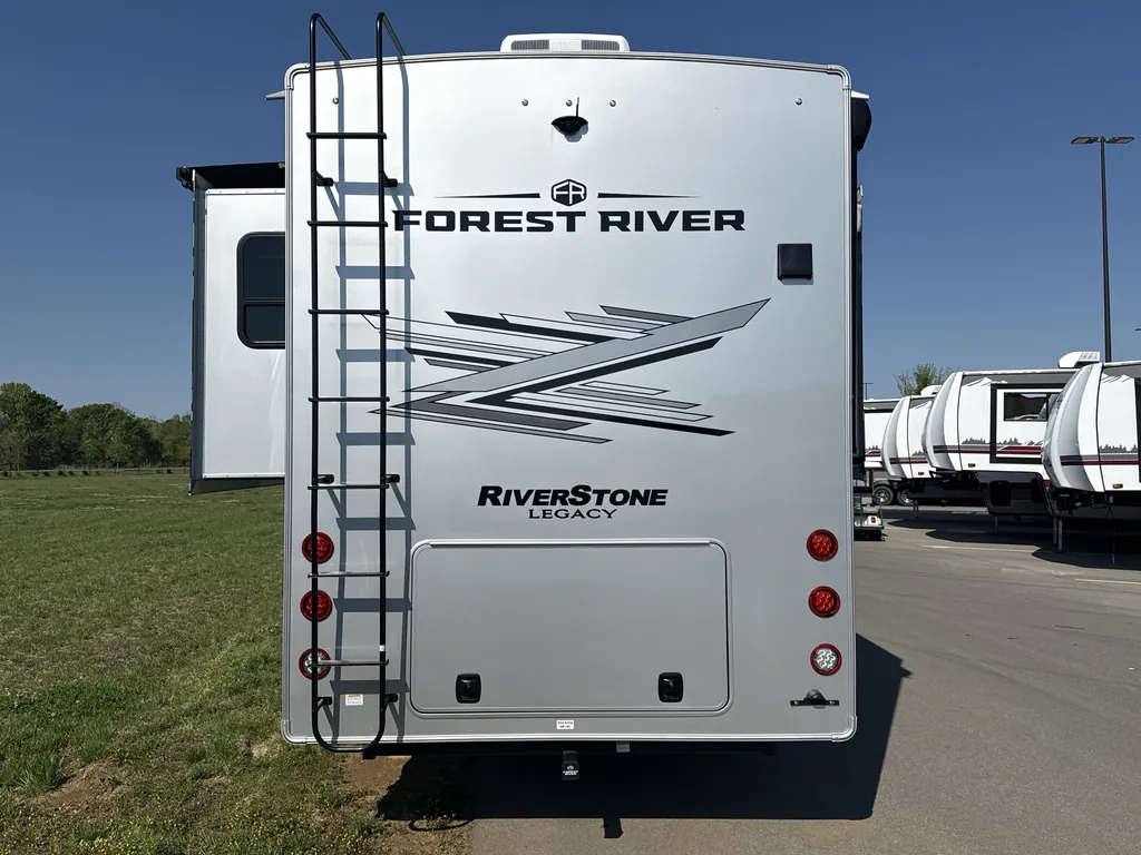 2026 Forest River RiverStone 425FO, Photos photo 7