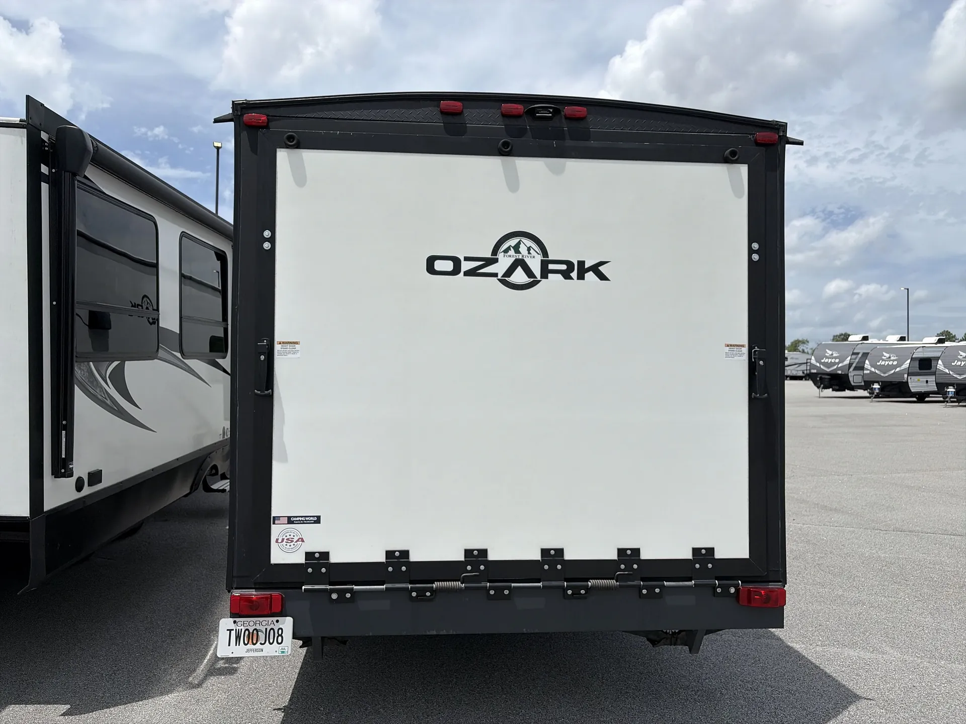 2022 Forest River Ozark 2500TH — backside