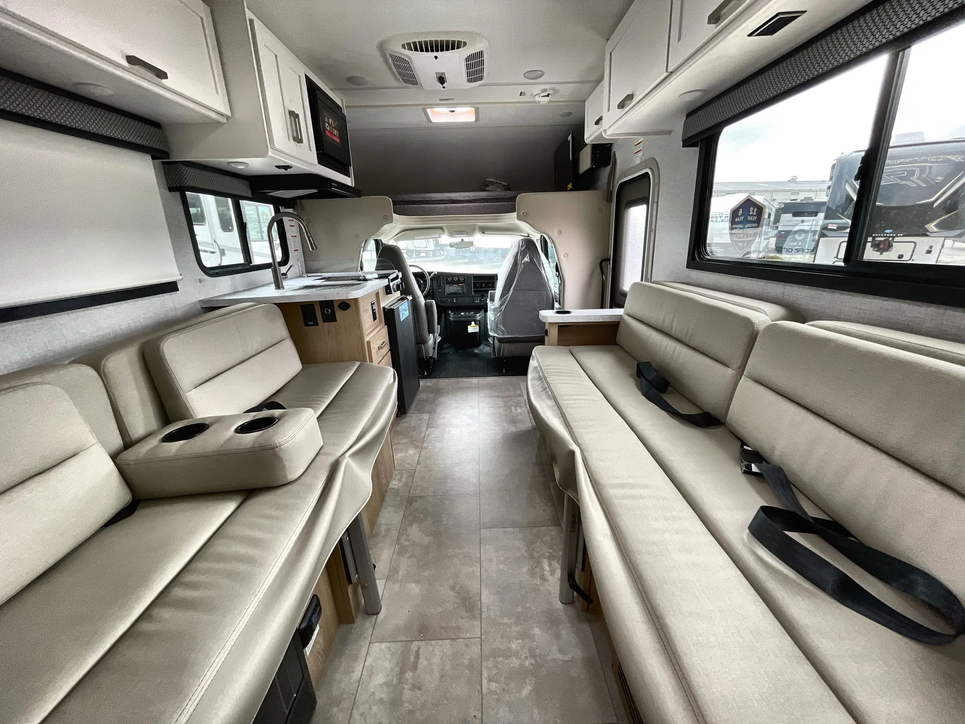 2026 Thor Motor Coach Freedom Elite 19HX — living area main