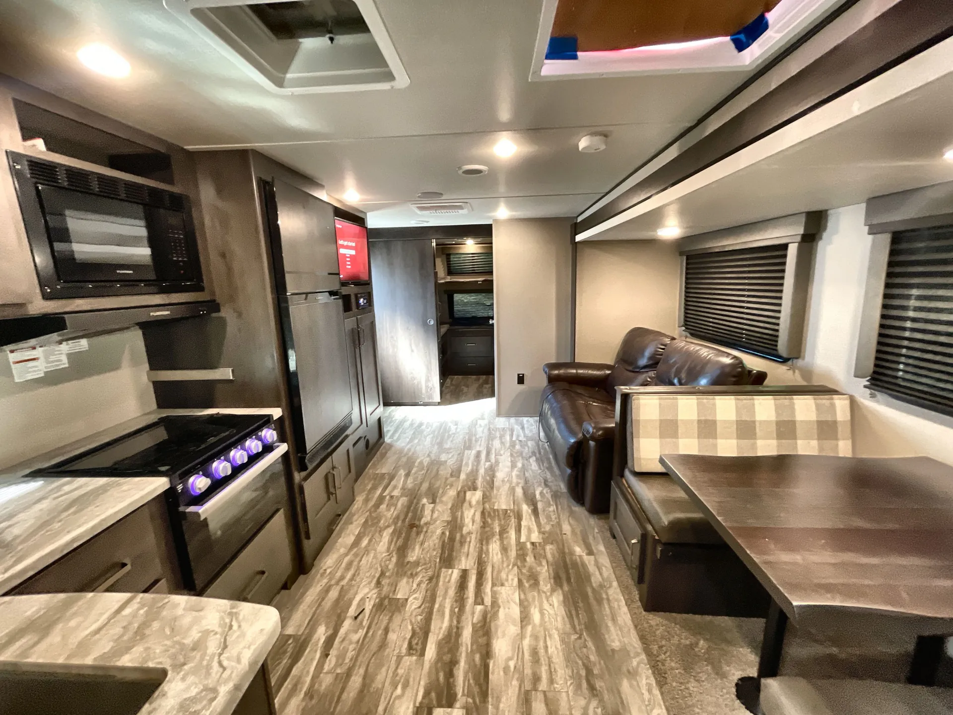 2021 Grand Design Transcend Xplor 321BH — living area main