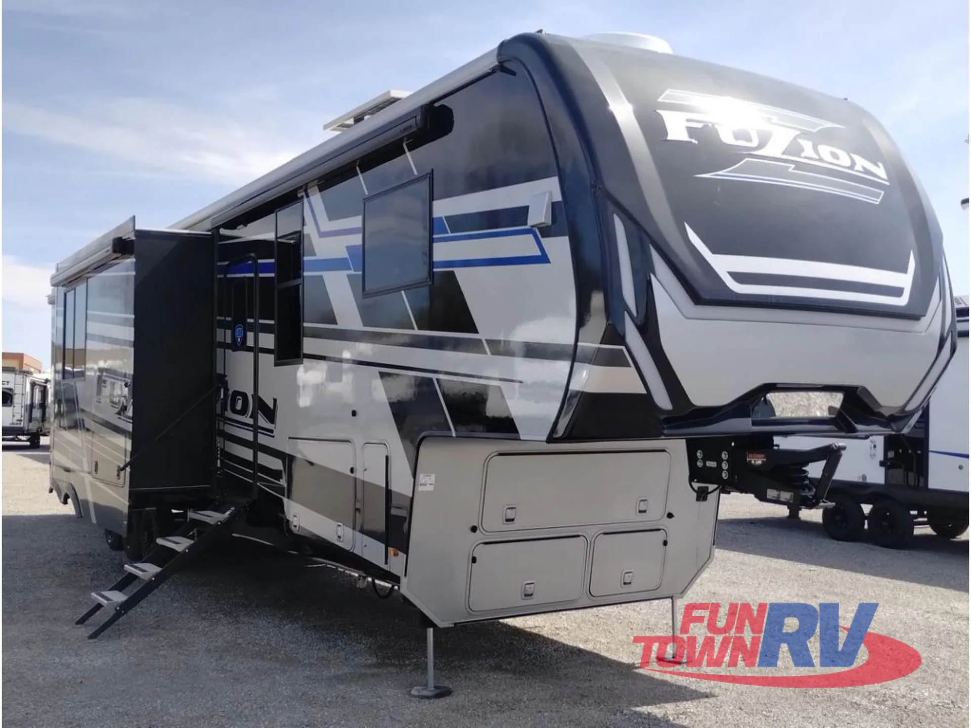2025 Keystone Fuzion 442 - Photo 2