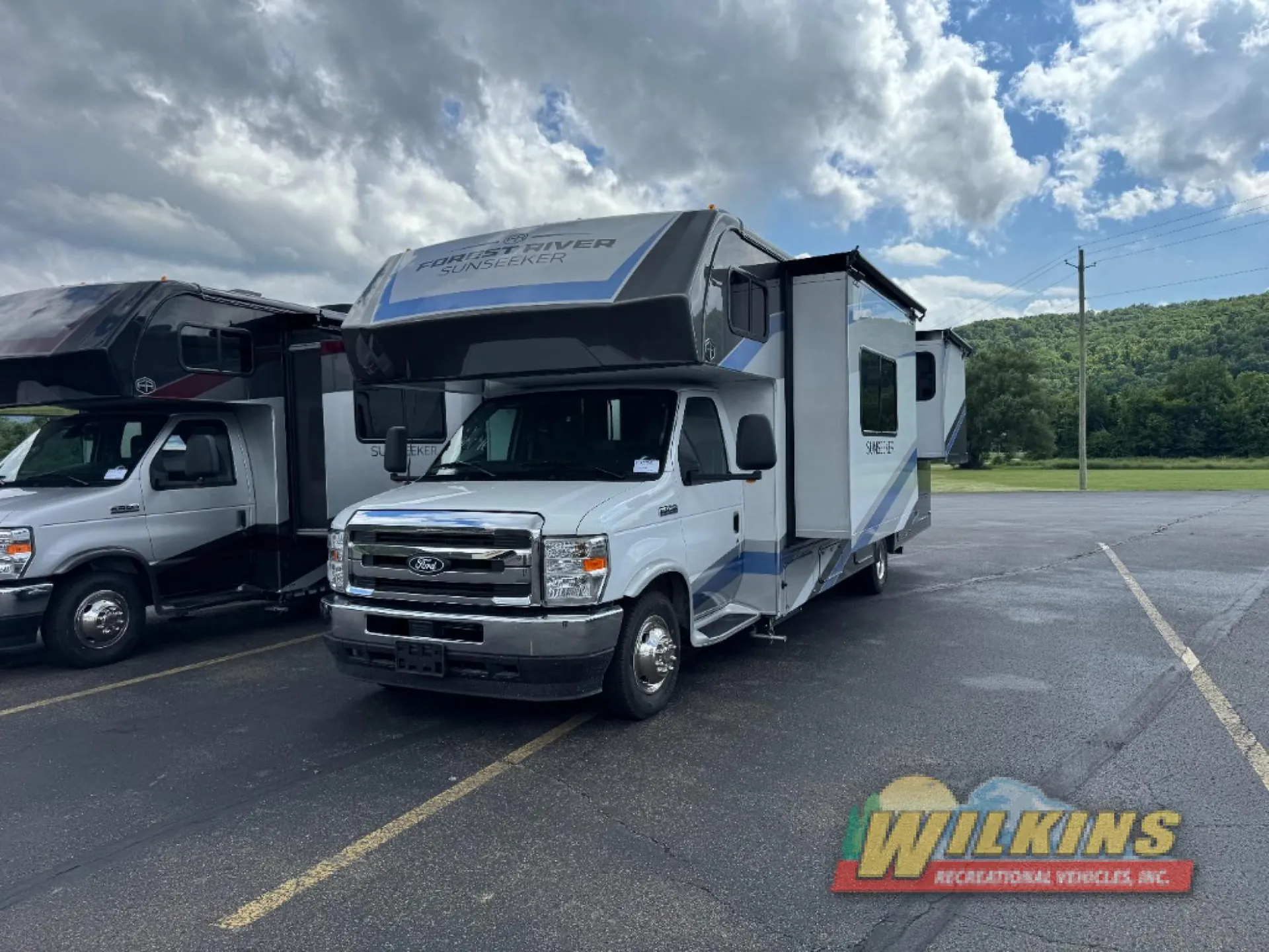 2027 Forest River Sunseeker 2860DS - Photo 3