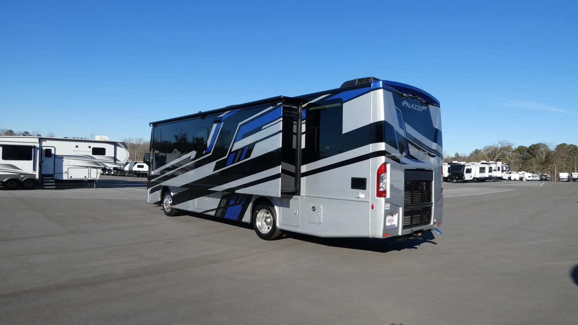 2026 Thor Motor Coach Palazzo GT 33.6 - Photo 4