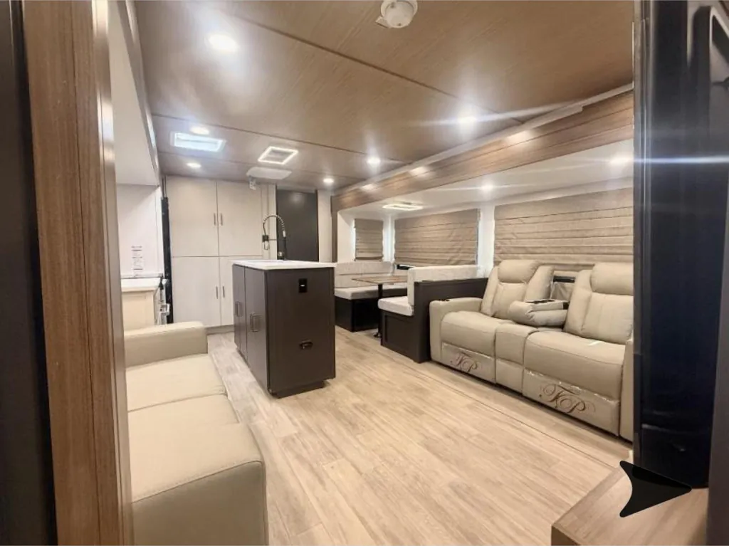 2027 Forest River Vibe 3400BH, Photos photo 13