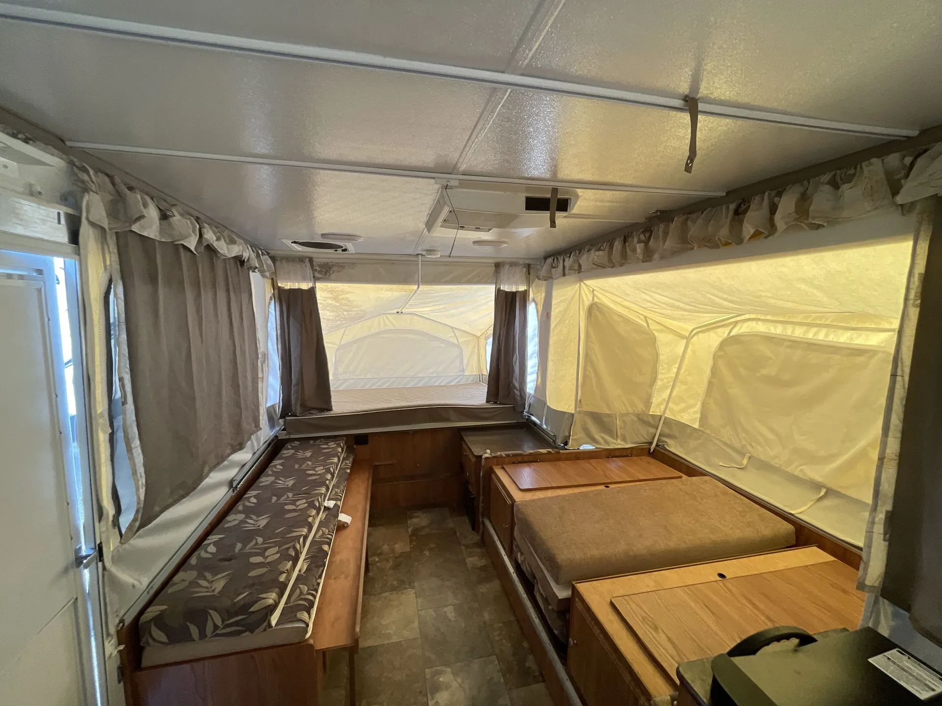 2014 Forest River Rockwood Freedom 2318G — living area main