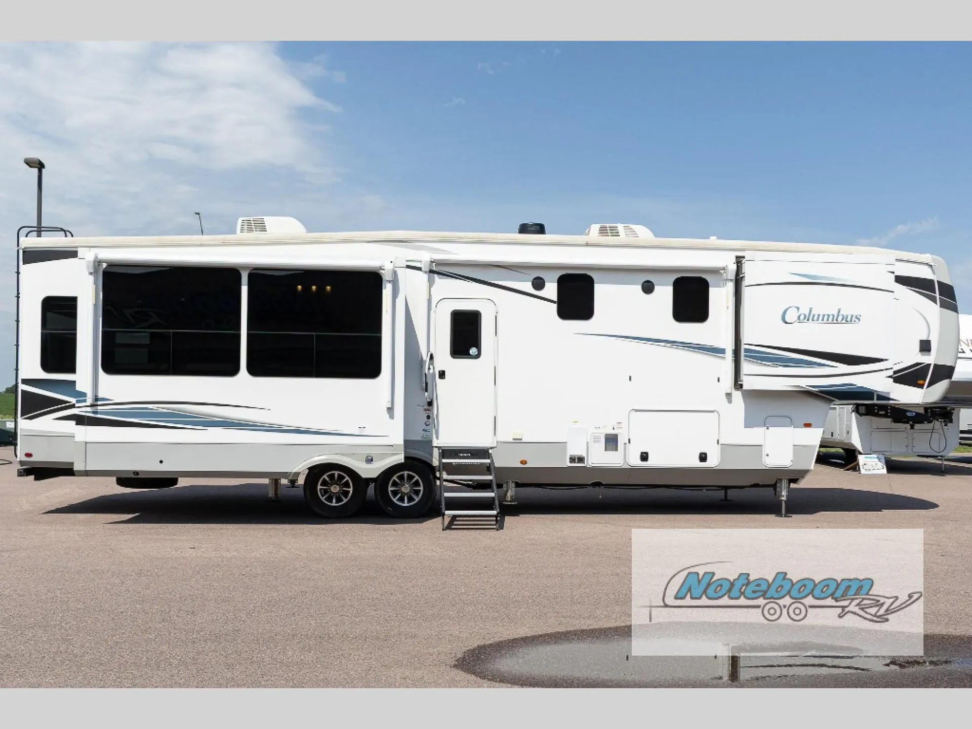 2022 Palomino Columbus 383FB dealer photo 1 from Noteboom RV