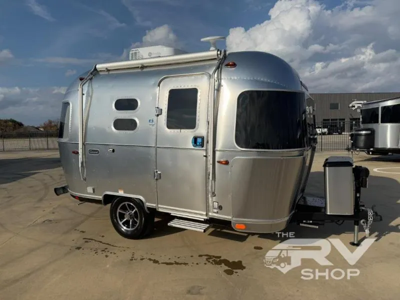 2025 Airstream Caravel 16RB - Photo 2
