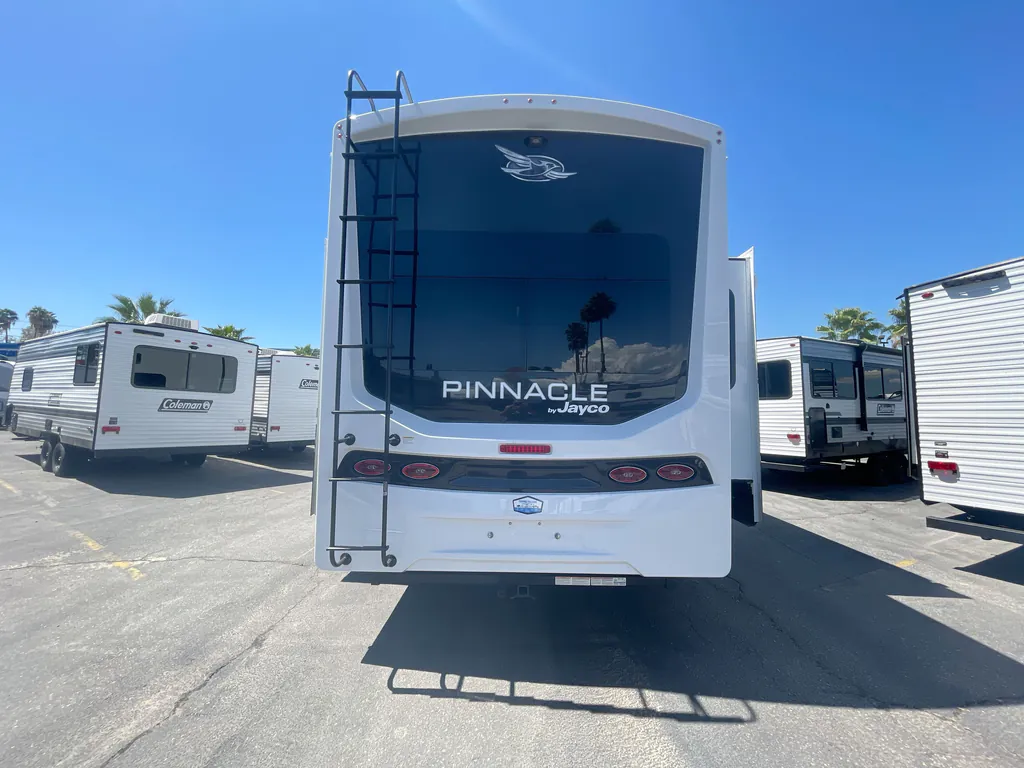 2027 Jayco Pinnacle 36FBTS, Photos photo 7