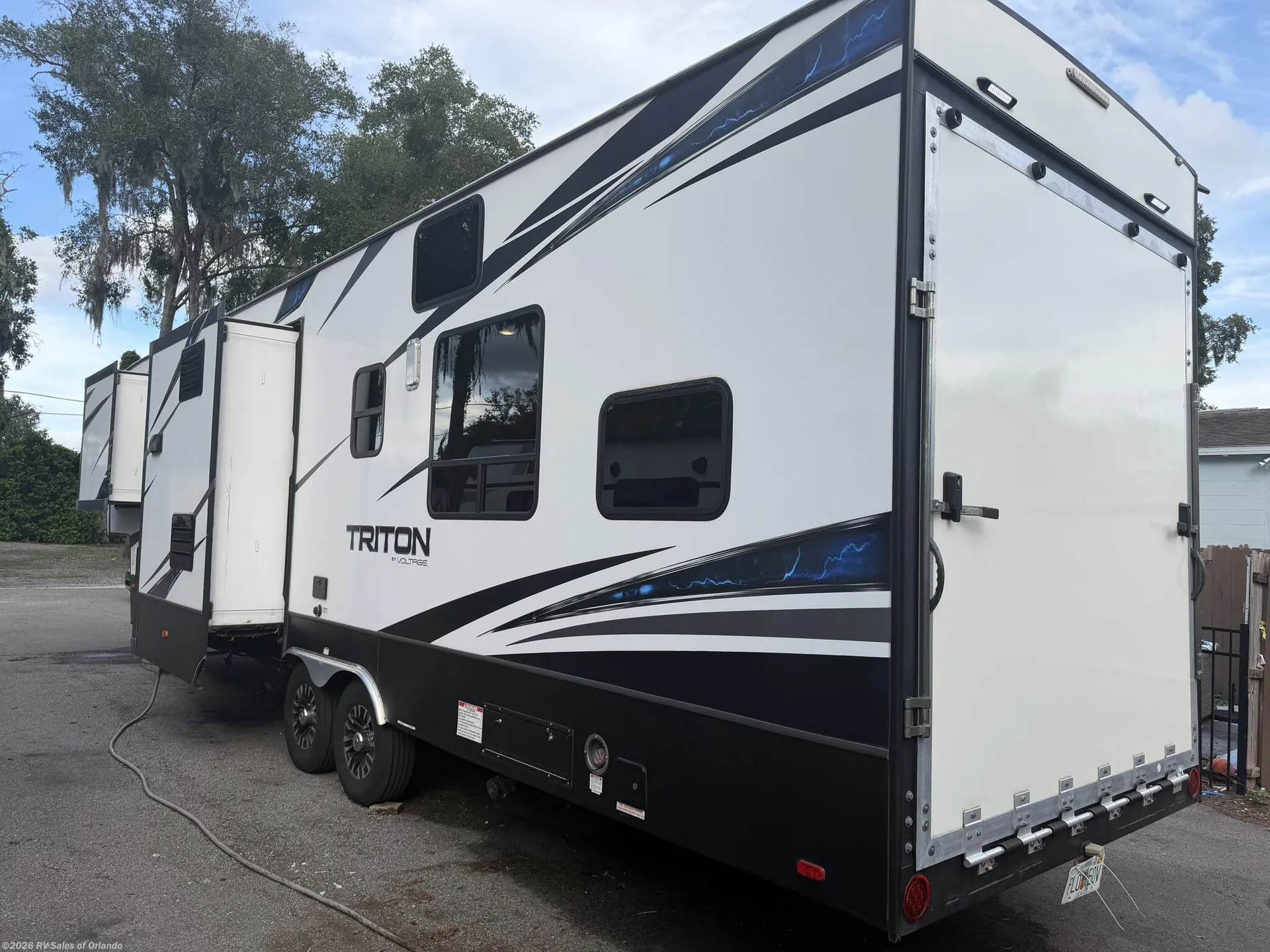 2018 Dutchmen Voltage Triton 3551