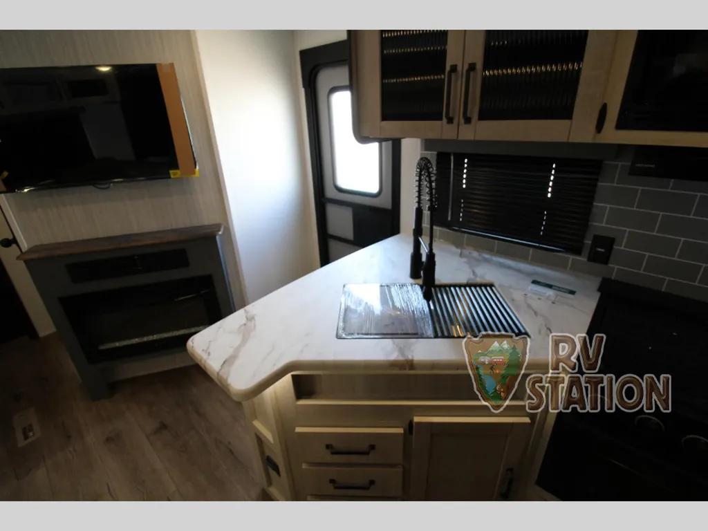 2027 Forest River Puma 32BHQS, Photos photo 24