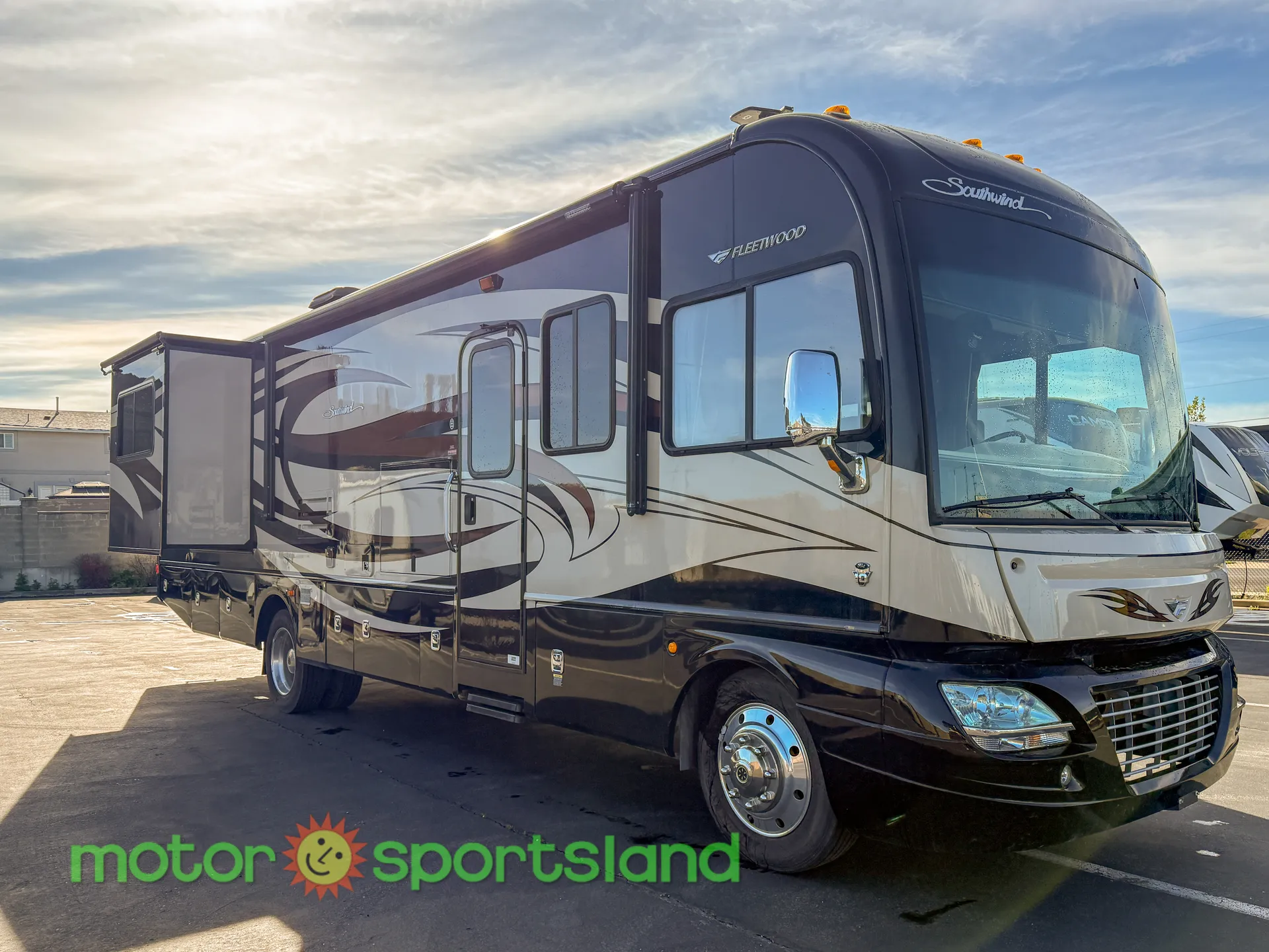 2013 Fleetwood Southwind 36L - Photo 2