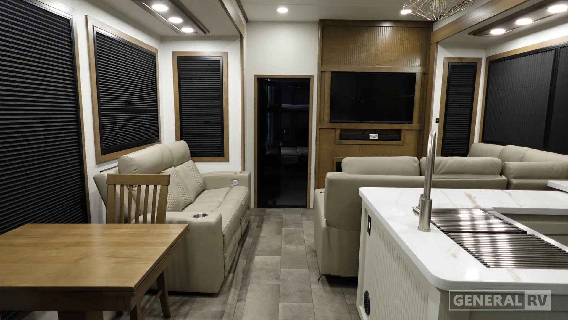 2026 Keystone Fuzion 440 - Photo 3