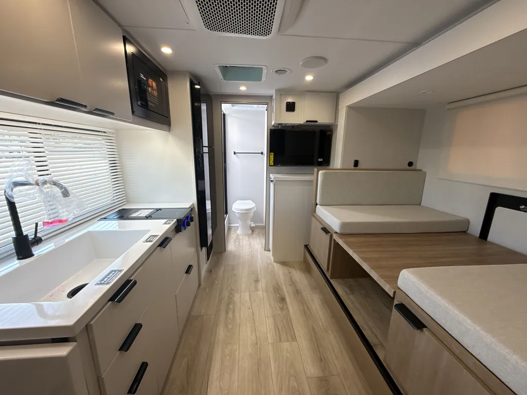 2027 Winnebago Micro Minnie 2108DS, Photos photo 2