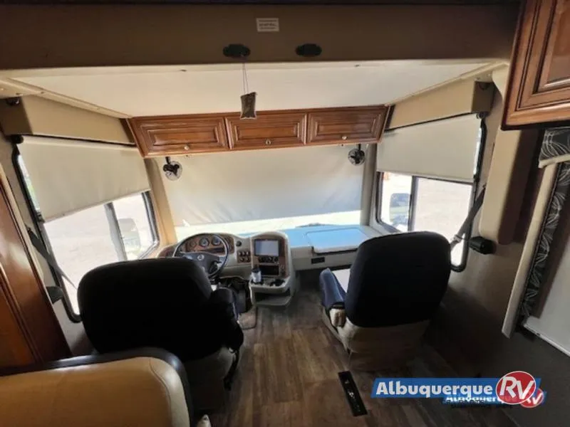 2016 Thor Motor Coach Palazzo 33.2 - Photo 4