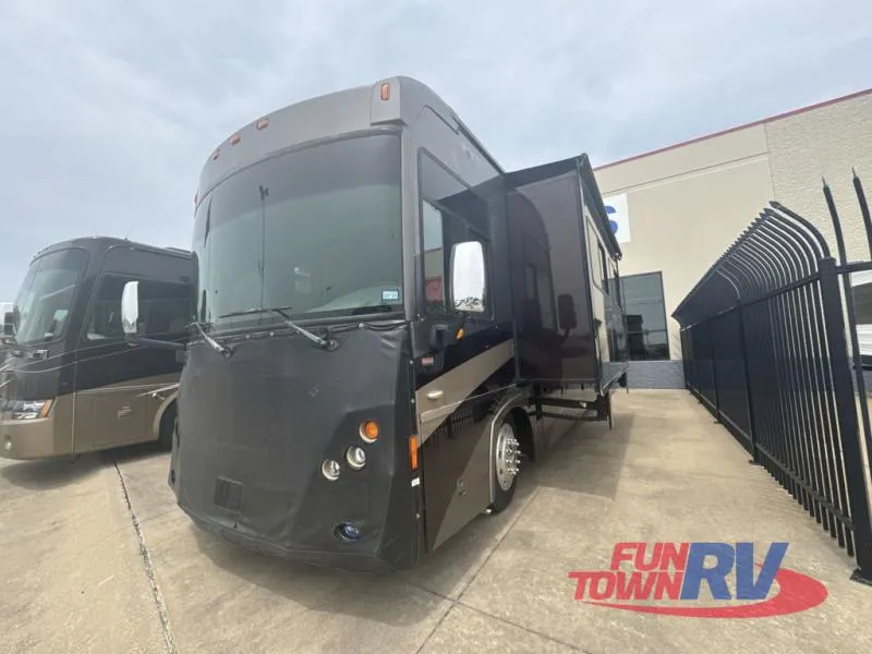 2008 Winnebago Journey 39Z - Photo 2