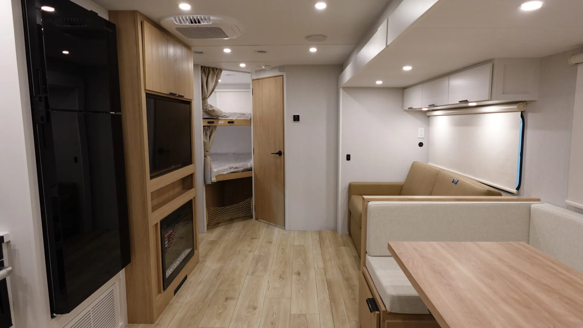 2026 Winnebago Thrive 28BHS - Photo 3