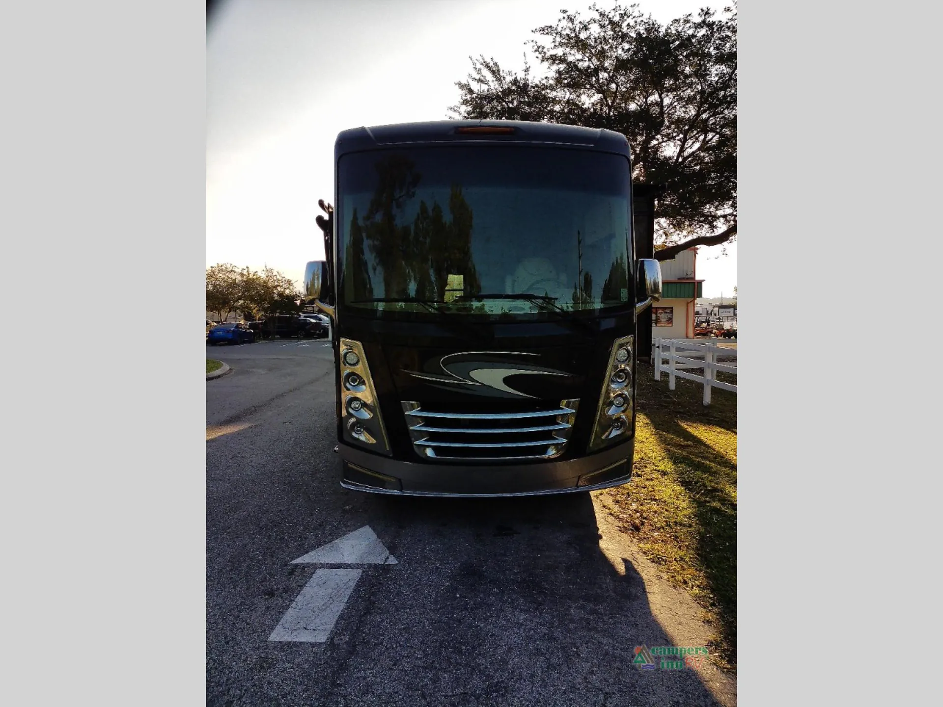 2021 Thor Motor Coach Challenger 35MQ - Photo 4