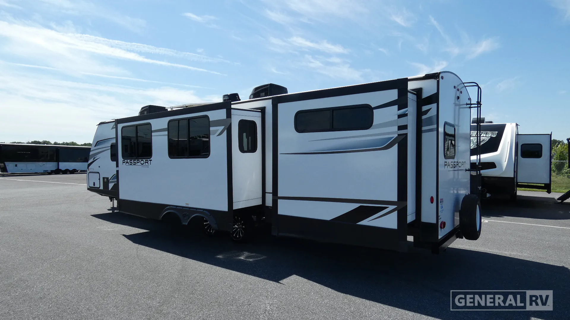 2023 Keystone Passport GT 3352BH - Photo 4