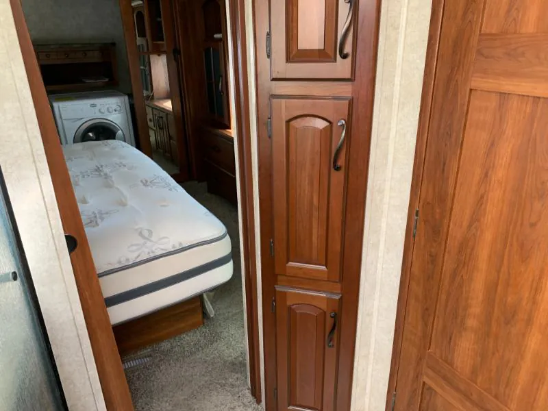2014 Keystone Montana 3100RL, Photos photo 31