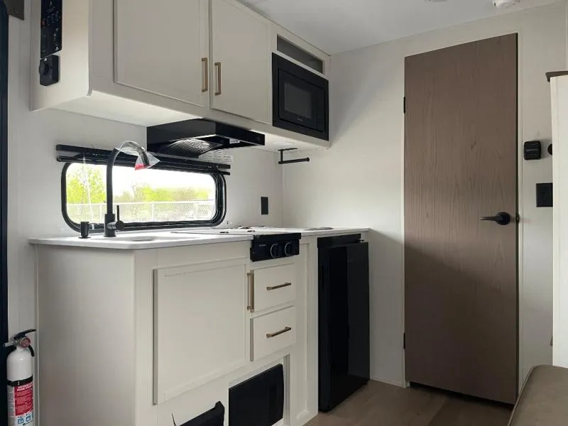 2026 Grand Design Transcend One 151BH - Photo 3