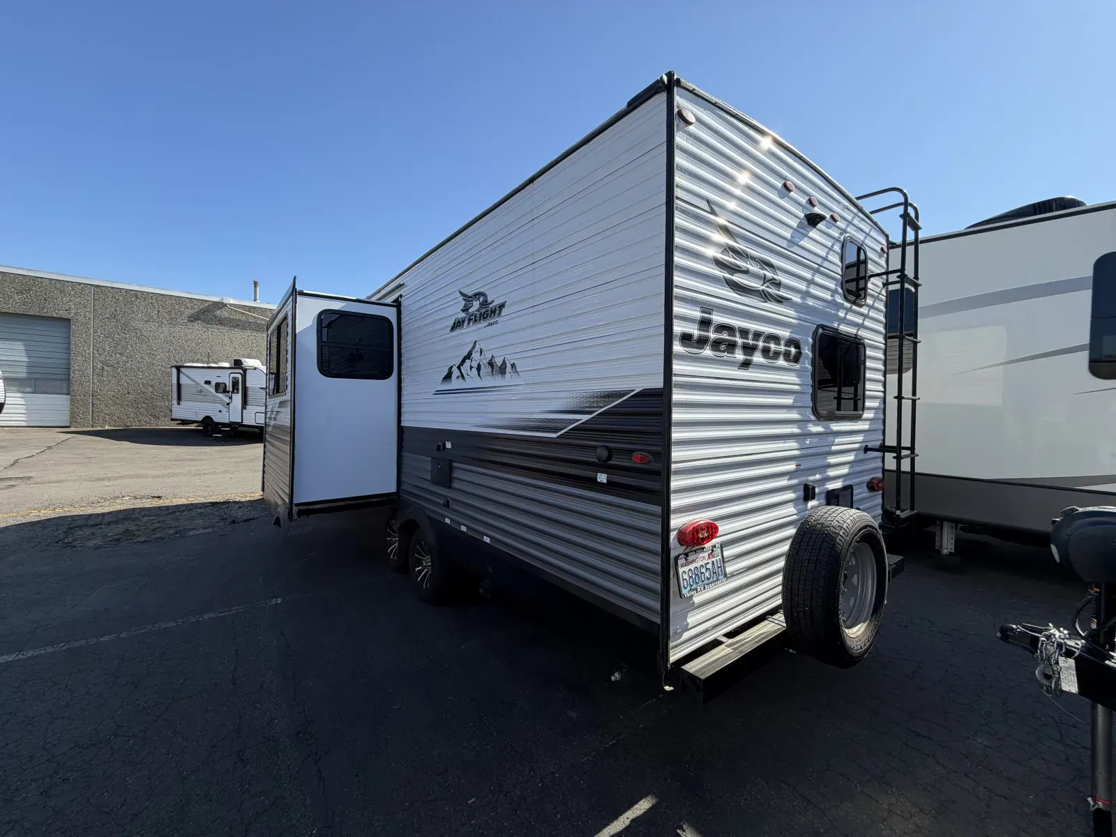 2023 Jayco Jay-Flight SLX 242BHSW - Photo 4