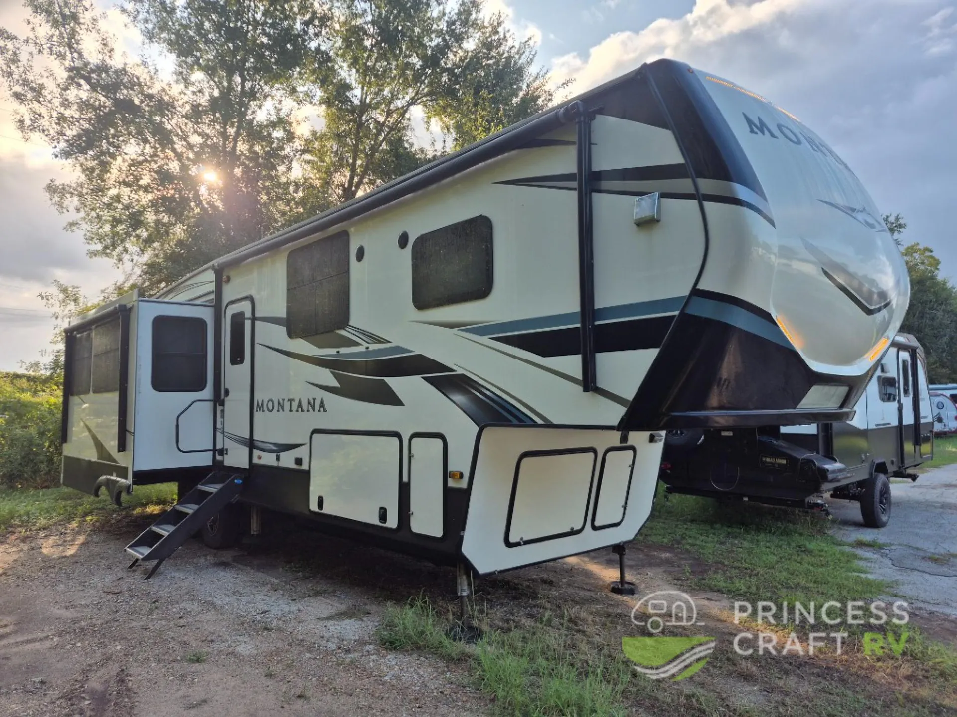 2021 Keystone Montana 3231CK