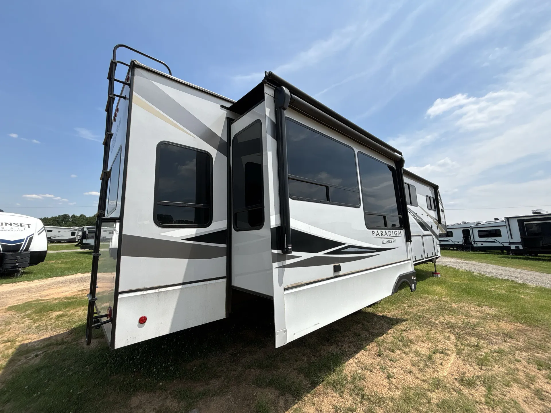 2021 Alliance RV Paradigm 390MP — living area main