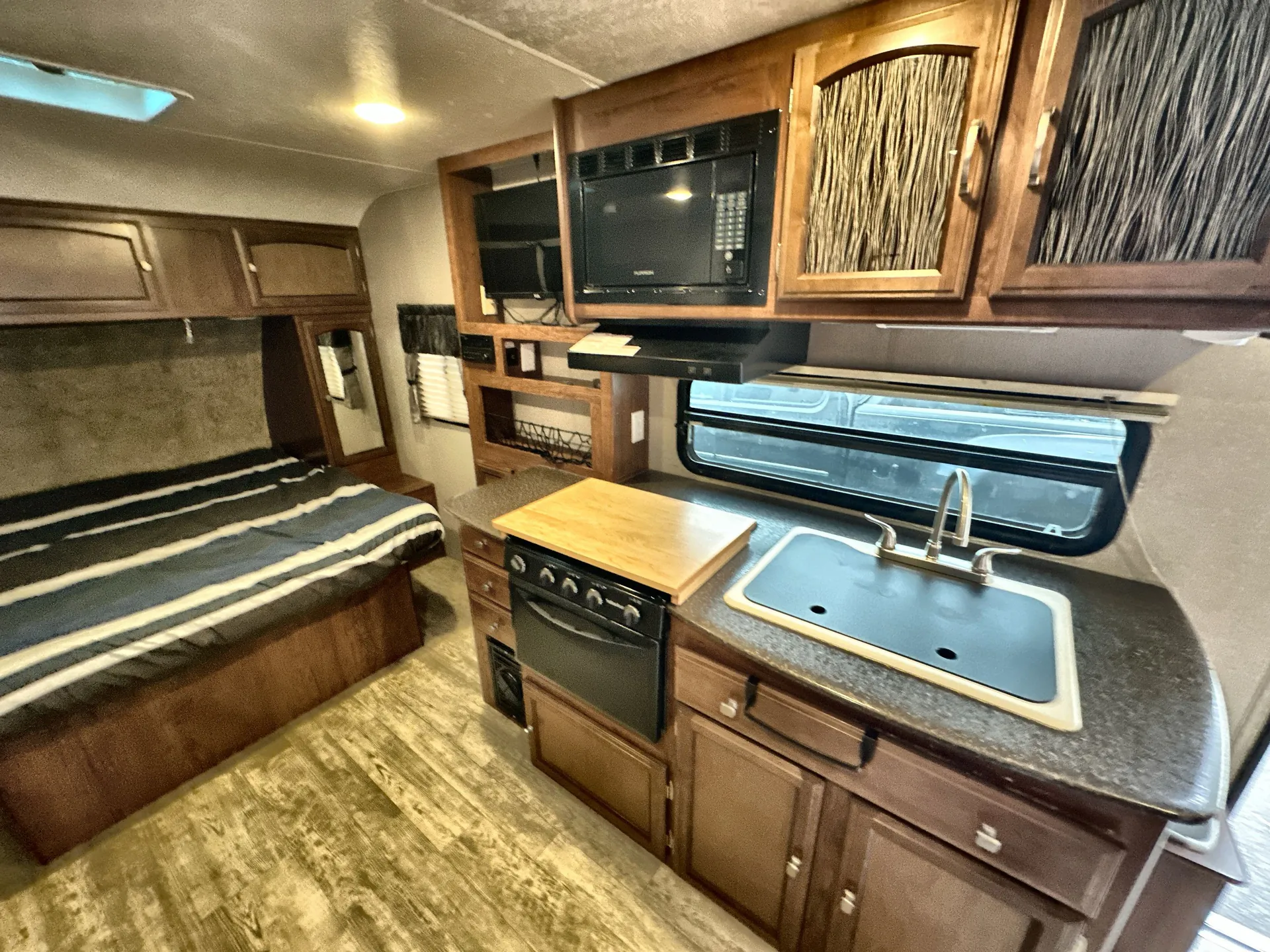 2017 Coachmen Freedom Express 192RBS — living area main