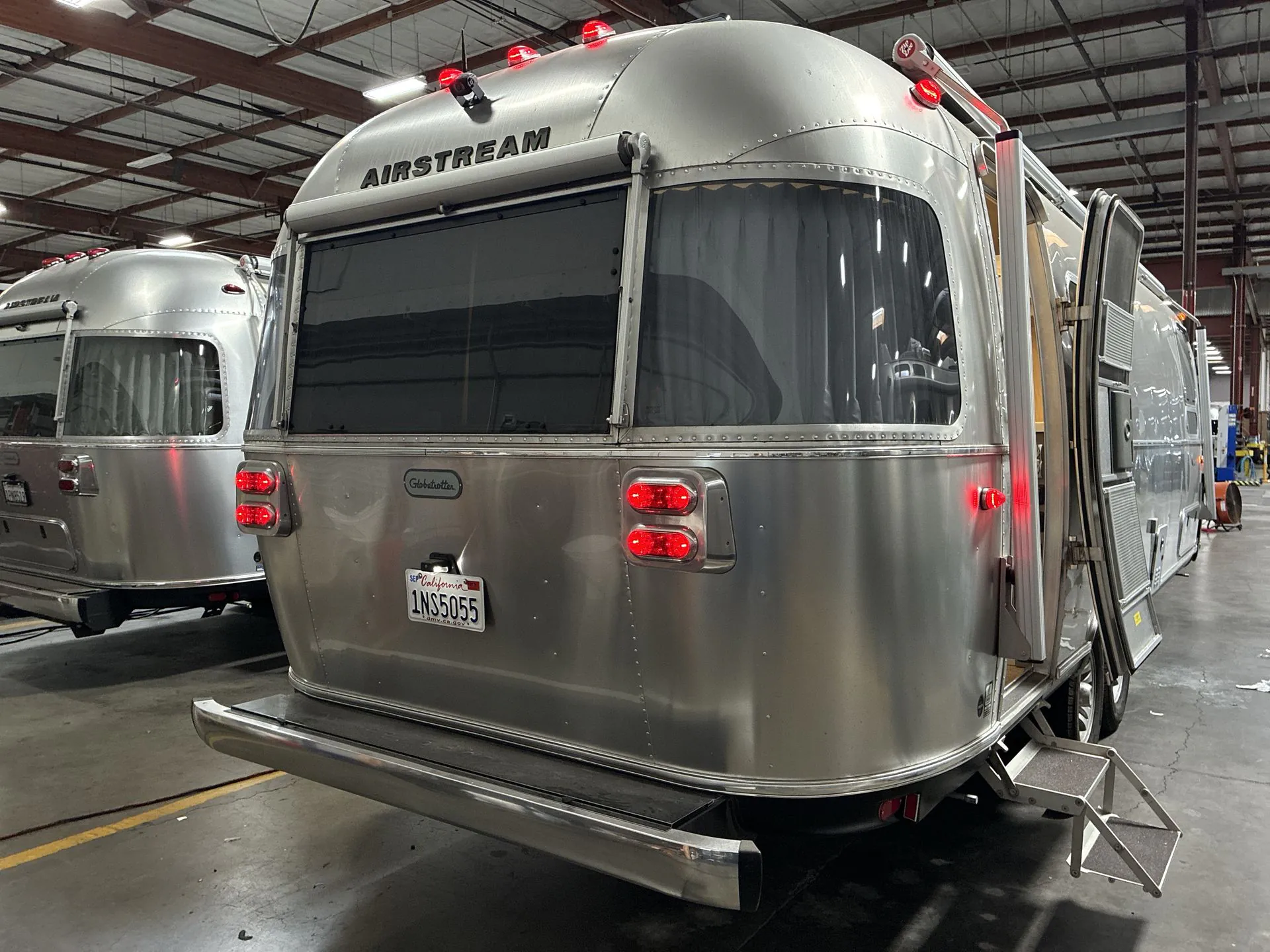 2022 Airstream Globetrotter 30RB Twin - Photo 4