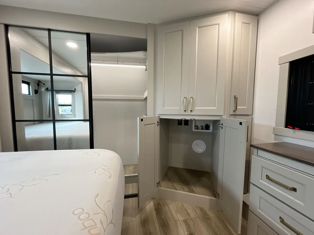 2024 Brinkley Model G 3500, Photos photo 20
