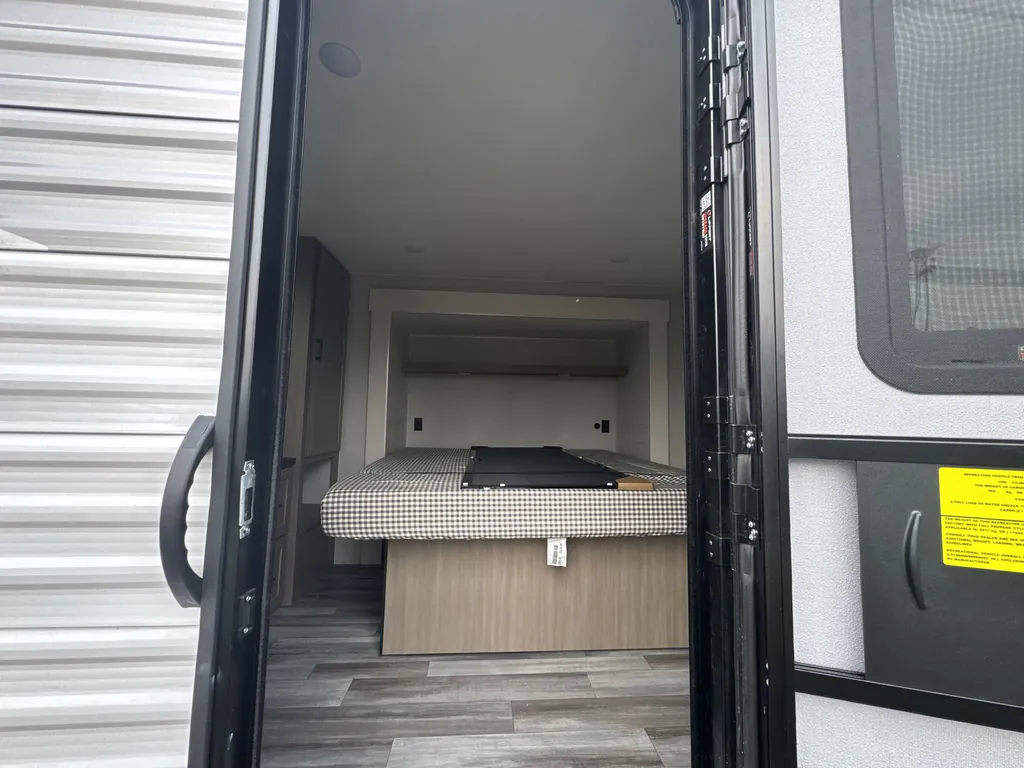 2026 Jayco Jay Flight Bungalow 404LOFT DS, Photos photo 3