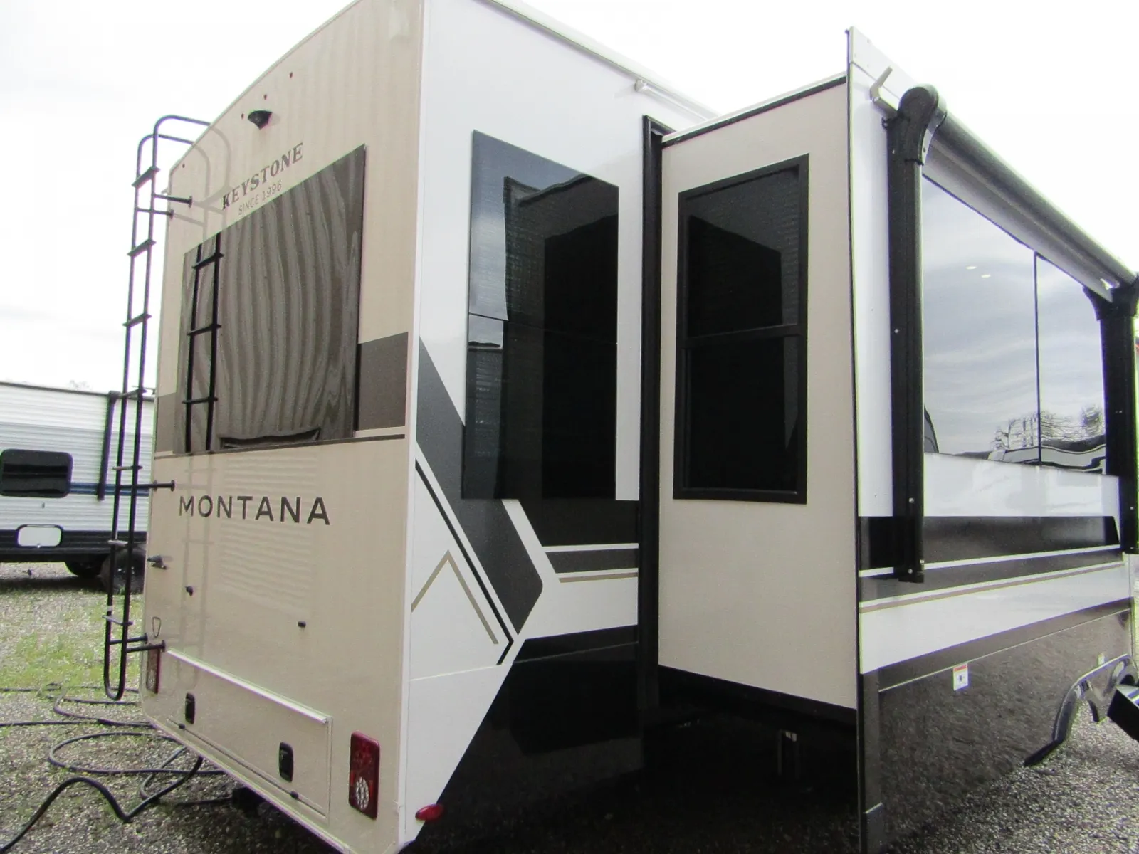 2026 Keystone Montana 3100RL - Photo 4