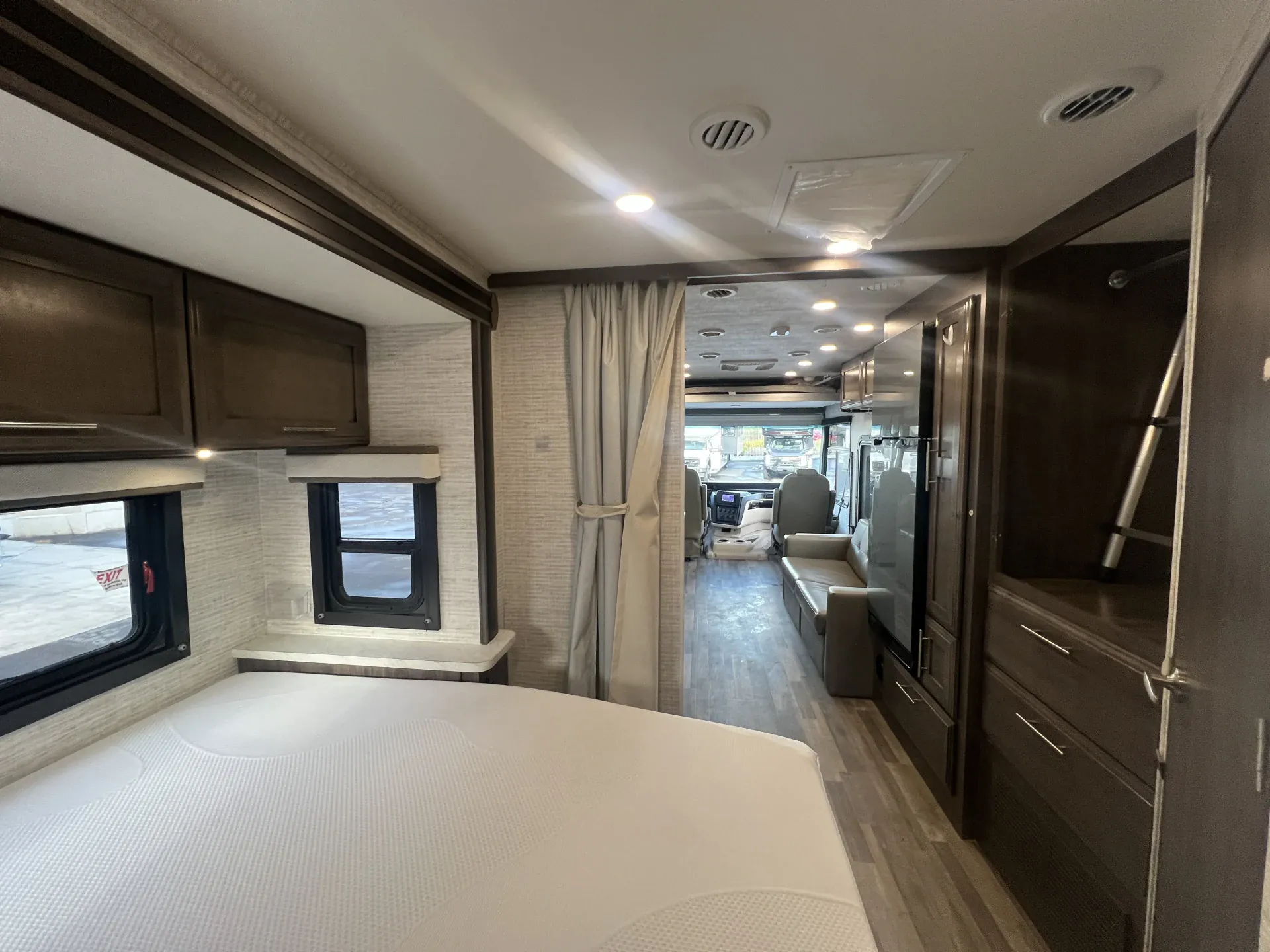 2025 Entegra Coach Vision SE 27ASE - Photo 4