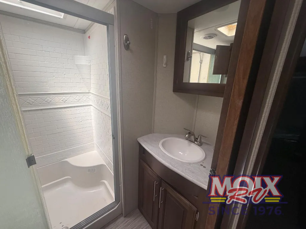2019 Forest River Wildcat 383MB, Photos photo 20