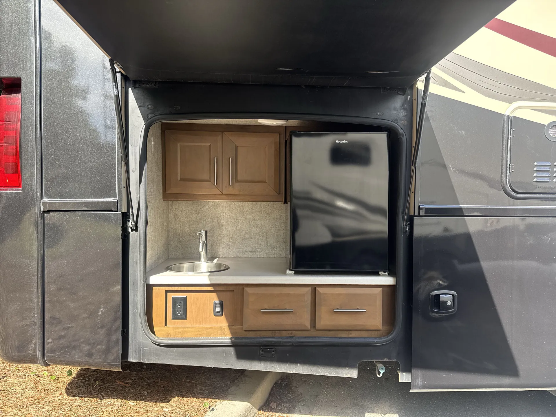 2021 Thor Motor Coach Miramar 34.6 — living area main