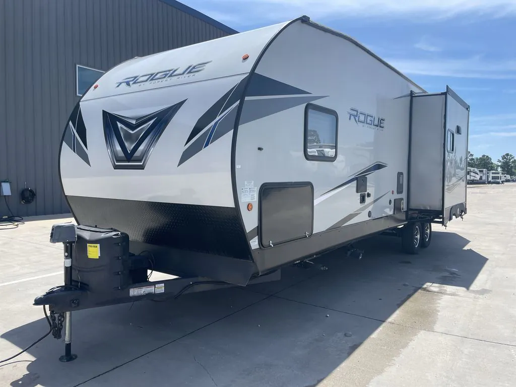 2022 Forest River Vengeance Rogue 26V, Photos photo 3