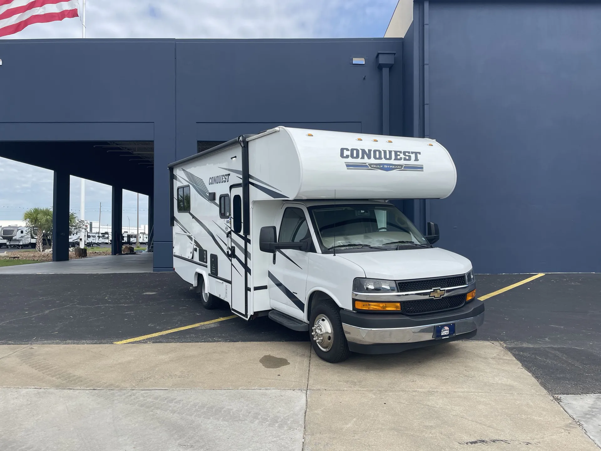 2025 Gulf Stream Conquest 6237 - Photo 2