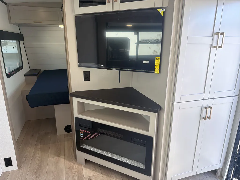 2027 Jayco Jay Feather 29BHB, Photos photo 12