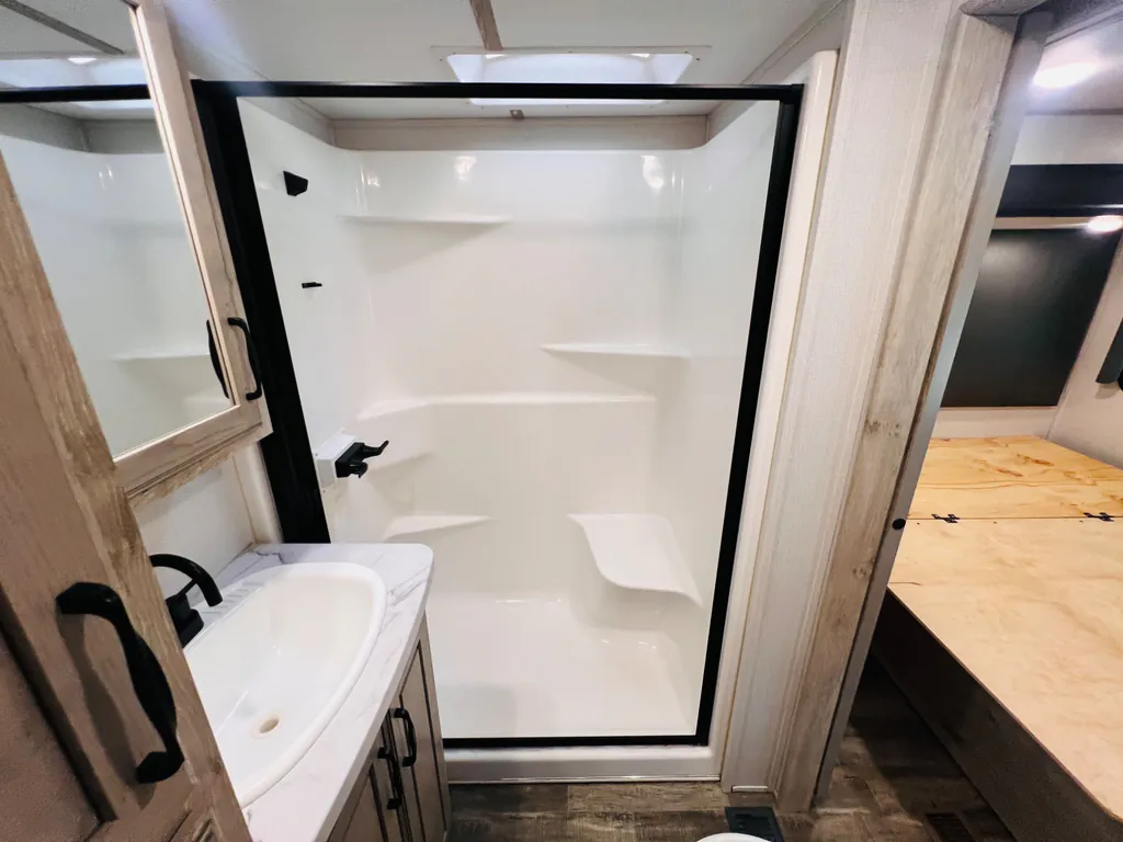 2023 Keystone Avalanche 390DS, Photos photo 49