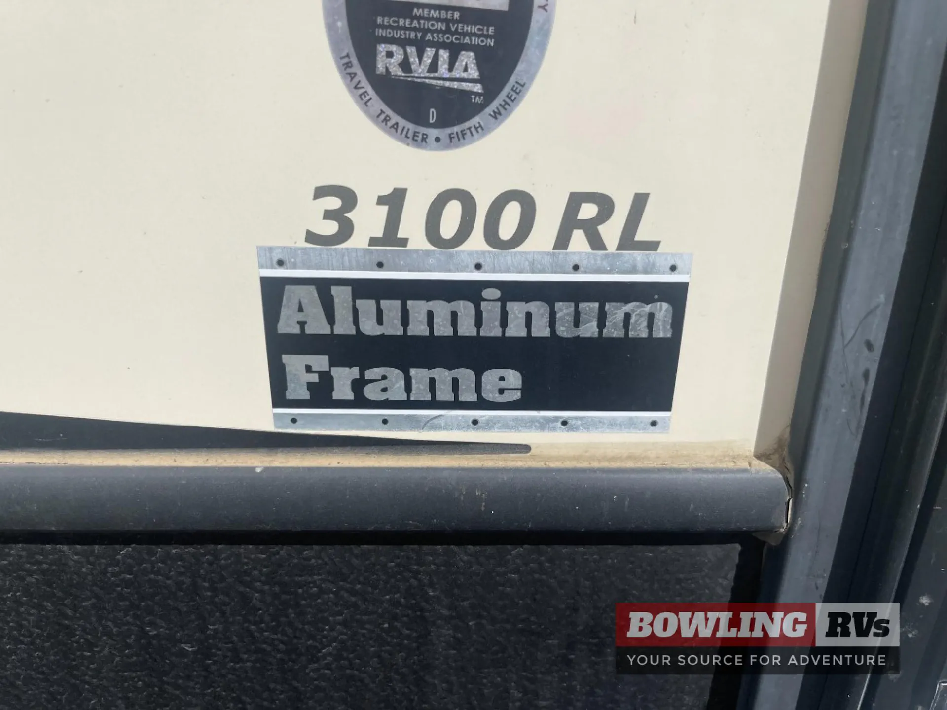 2016 Keystone Alpine 3100RL dealer photo 4 from Bowling Motors & RV Sales
