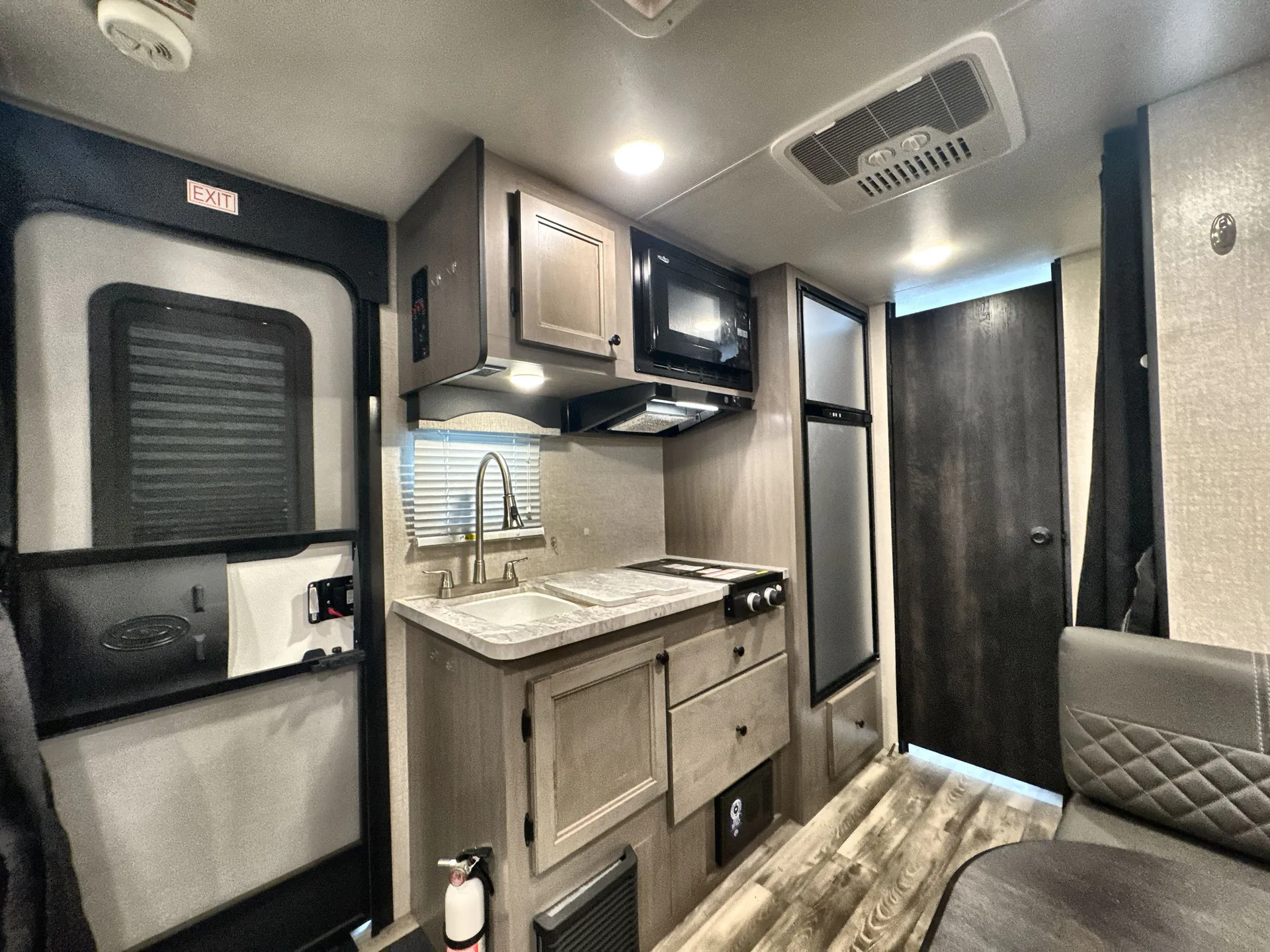 2022 Starcraft Super Lite Maxx 17BH — living area main