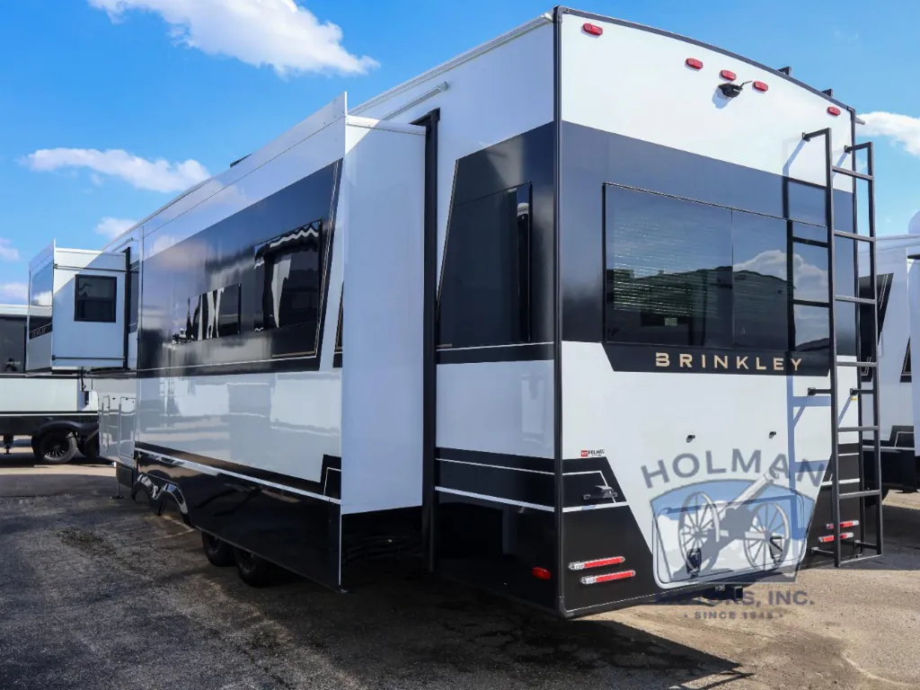 2026 Brinkley Model Z 3600, Photos photo 4