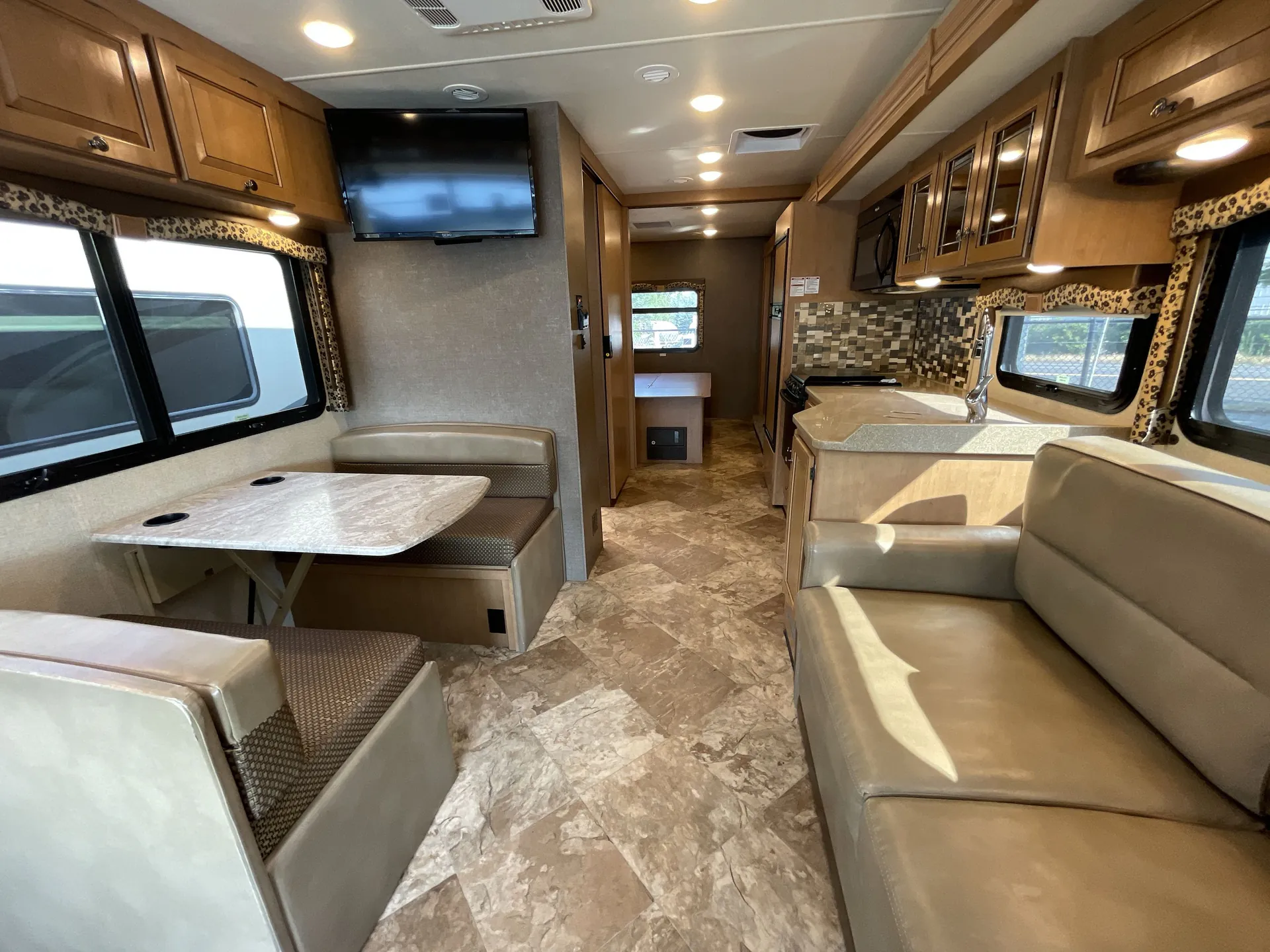 2017 Thor Motor Coach Windsport 29M - Photo 3